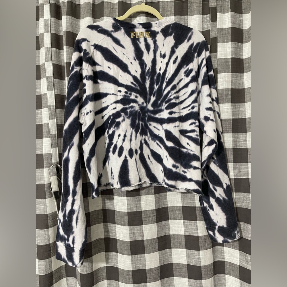 PINK Victoria's Secret Black and White Tie-Dye Long Sleeve Tee - Picture 4 of 5